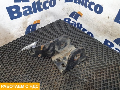 Кронштейн торсиона кабины правый